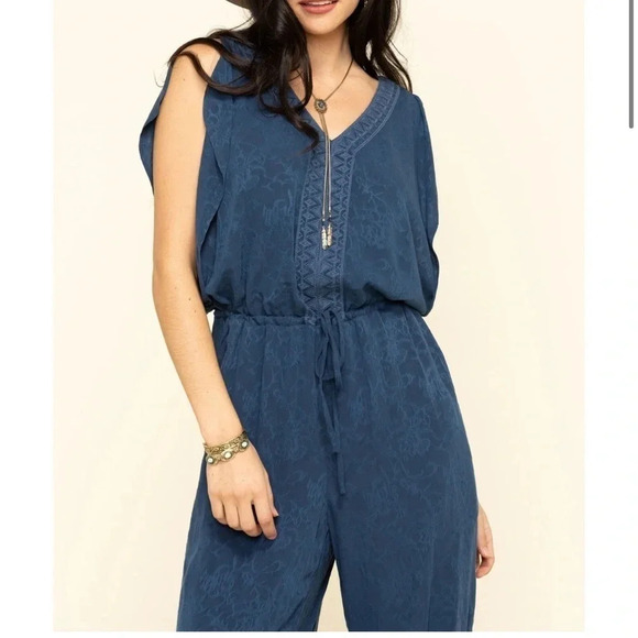 Ariat Blue Jumpsuit Sleevless VNeck Top Size Large - Picture 2 of 16